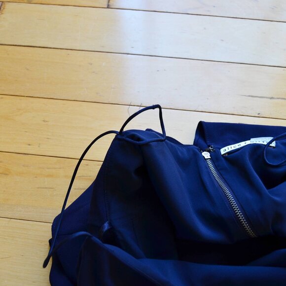 Alice + Olivia Silk Blend Kipp Layered Top Navy Blue Ruffle Dress Size 10 - Picture 7 of 13